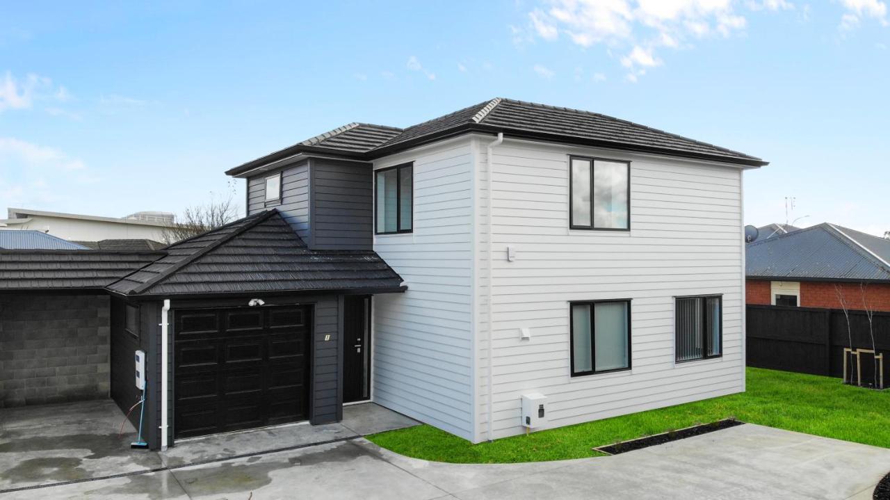 New House Walk To Rototuna Shopping Mall Villa Hamilton Exterior photo